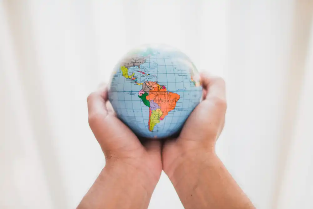 Fiscalidad para Empresas Españolas con Clientes en Latinoamérica: Guía Práctica 2025
