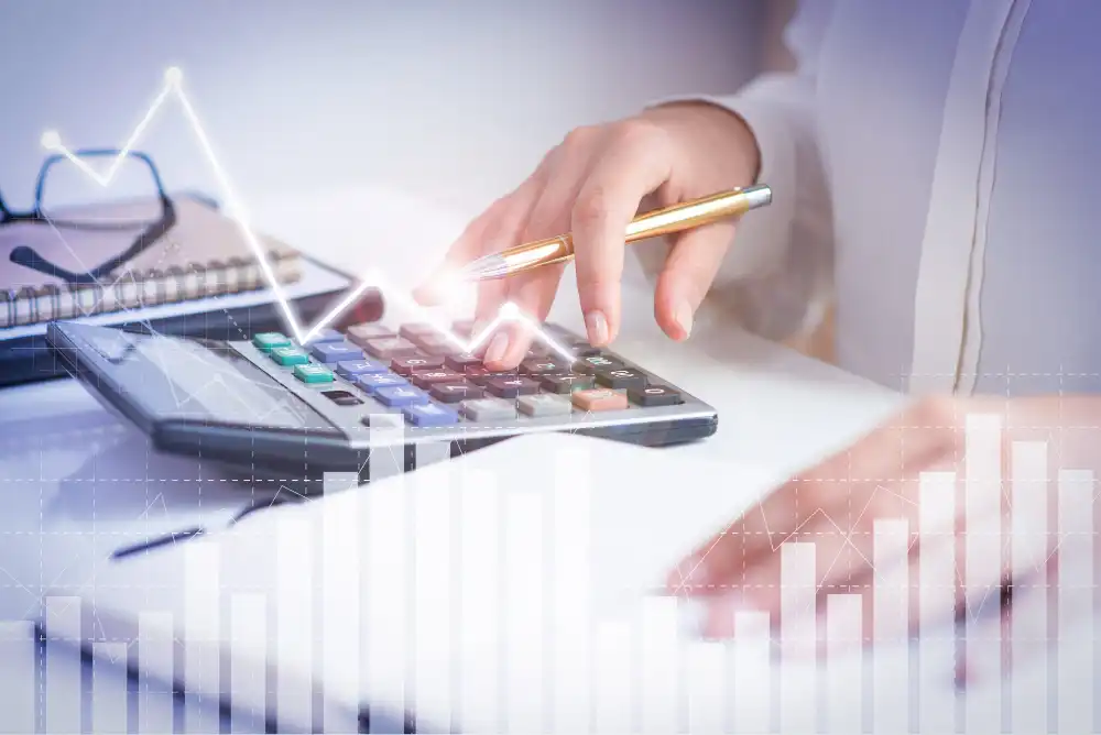 "Impuestos para Pymes y Autónomos: Claves para Ahorrar Legalmente"